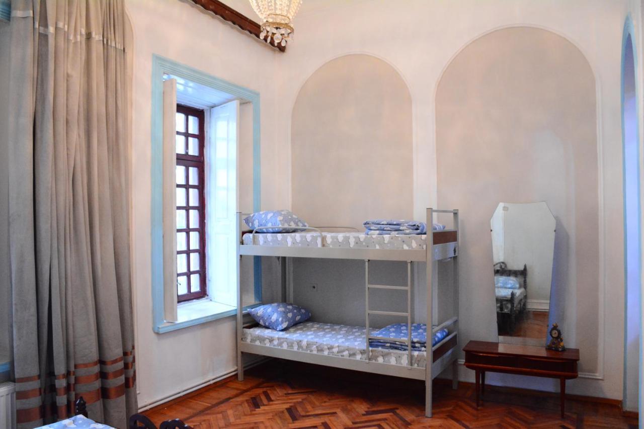 Flora Hostel Баку Екстериор снимка