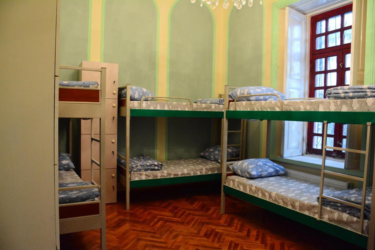 Flora Hostel Баку Екстериор снимка