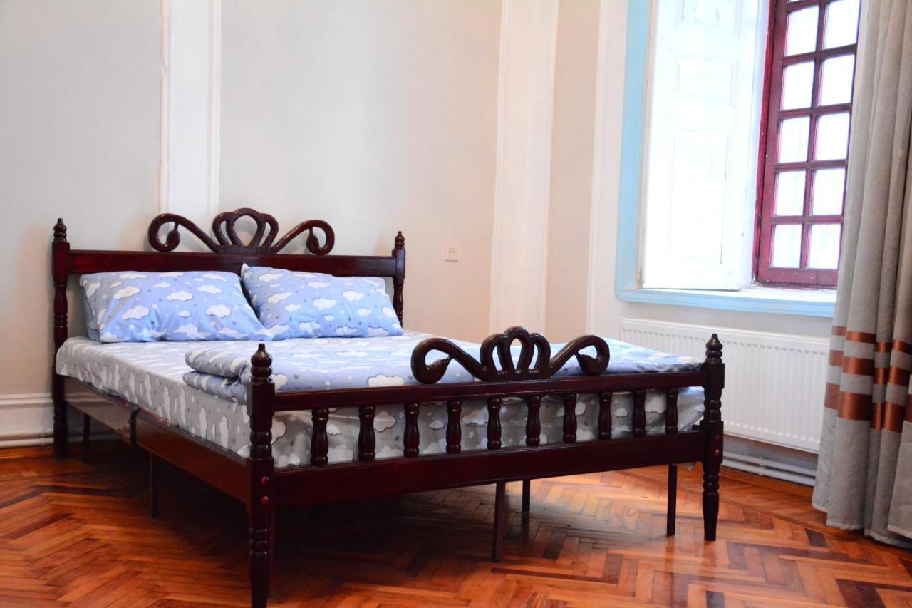 Flora Hostel Баку Екстериор снимка