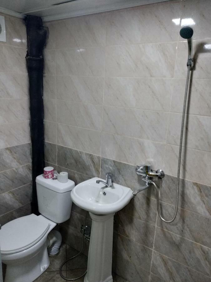 Flora Hostel Баку Екстериор снимка