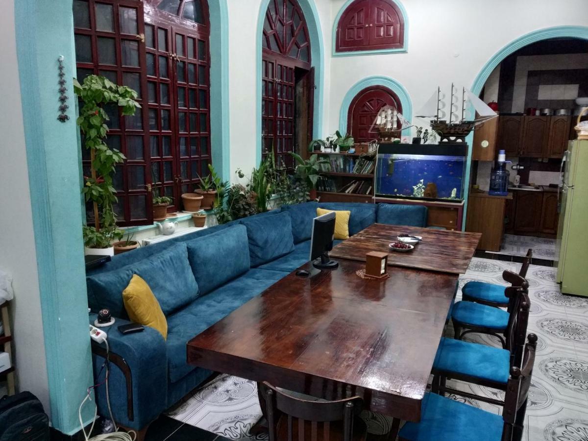 Flora Hostel Баку Екстериор снимка