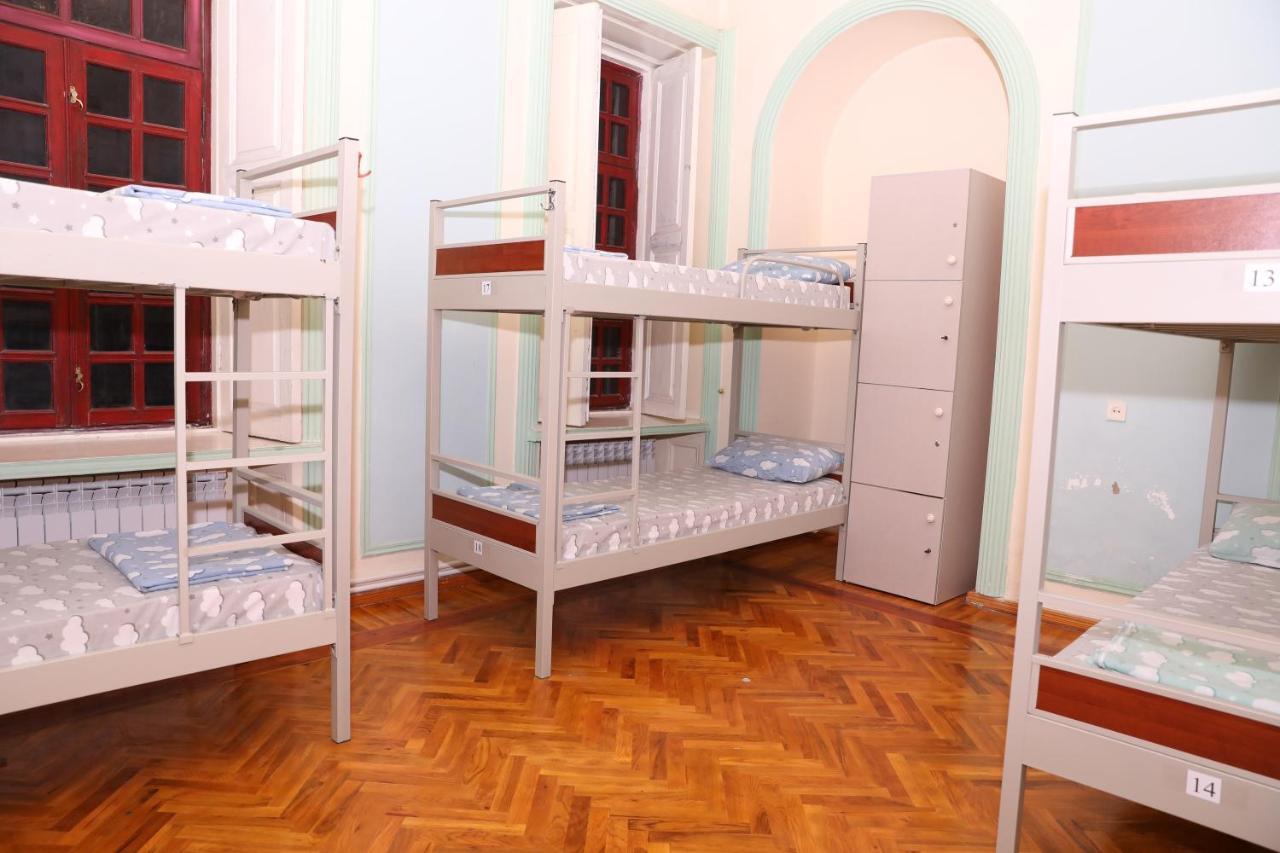 Flora Hostel Баку Екстериор снимка