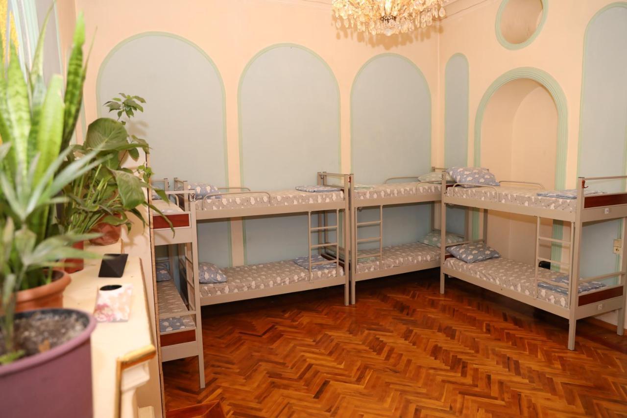 Flora Hostel Баку Екстериор снимка